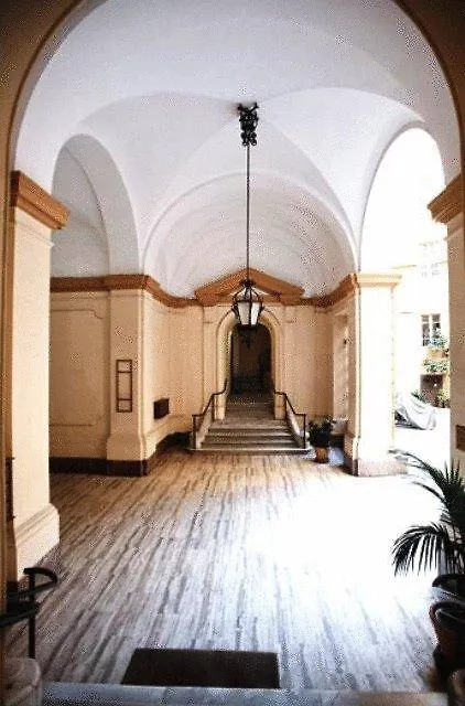 Maison De Marta Roma